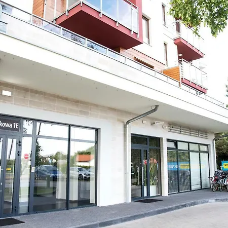 Lato Polanki Park Z Miejscem Parkingowym Kolberg
